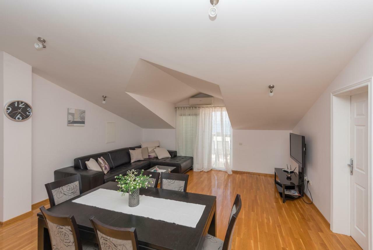 Apartments Naja Макарська Екстер'єр фото