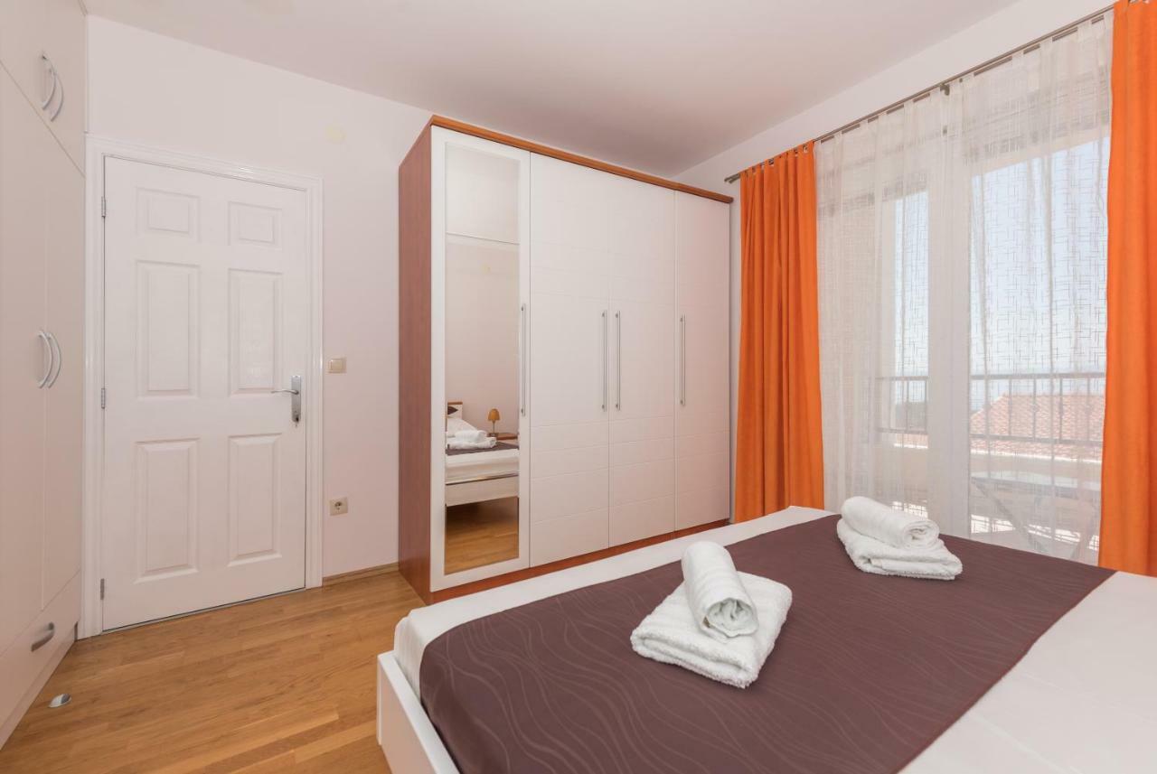 Apartments Naja Макарська Екстер'єр фото