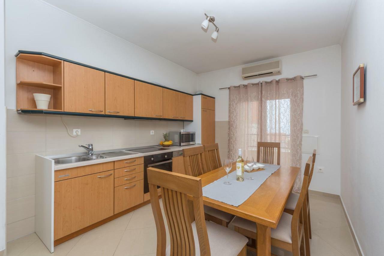 Apartments Naja Макарська Екстер'єр фото